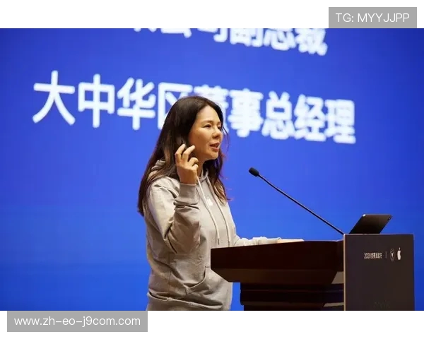 以足球俱乐部藏饰文化为核心探讨体育与地域传统融合发展的创新路径